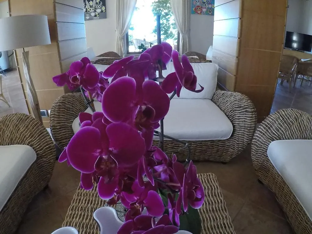 Hotel Villa Gustui Maris كالا غونوني